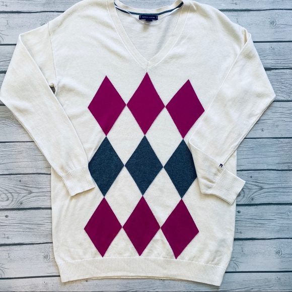 🌟SALE🌟 Tommy Hilfiger Argyle V-Neck Sweater - Picture 3 of 4
